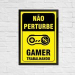 Quadro PVC Não Perturbe Gamer Trabalhando SNES - Amarelo
